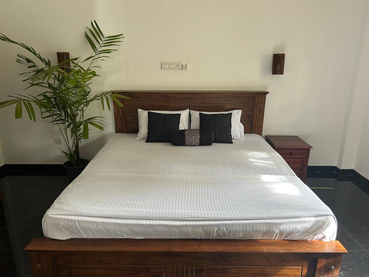 Why Not Mansion Albergue Habaraduwa Central Exterior foto